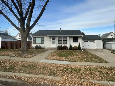 412 E Main St, Morrison, IL 61270
