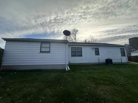 Exterior - 412 E Main St, Morrison, IL 61270 photo 2 of 3