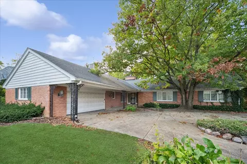 1080 Hillcrest Rd, Glencoe, IL 60022