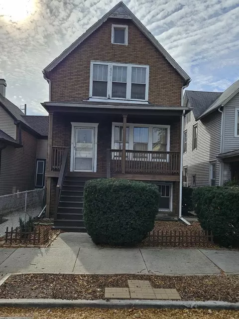 4171 W Eddy St, Chicago, IL 60641