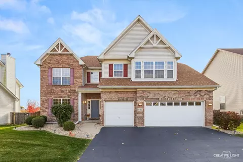 945 Wyndham Dr, South Elgin, IL 60177
