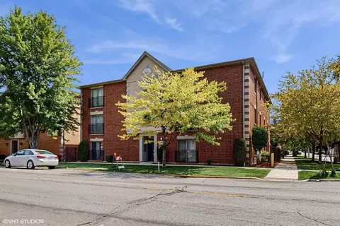 3447 Ridgeland Ave #301, Berwyn, IL 60402