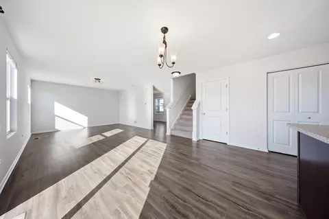 Living - 949 Hyte St, Plano, IL 60545 photo 3 of 4
