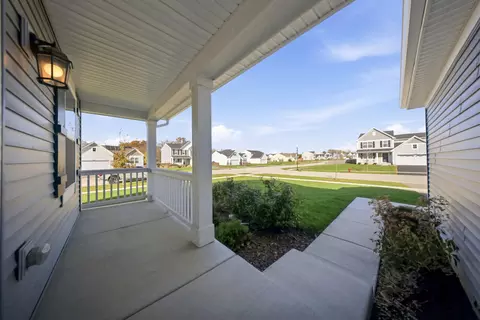 Exterior - 949 Hyte St, Plano, IL 60545 photo 4 of 5