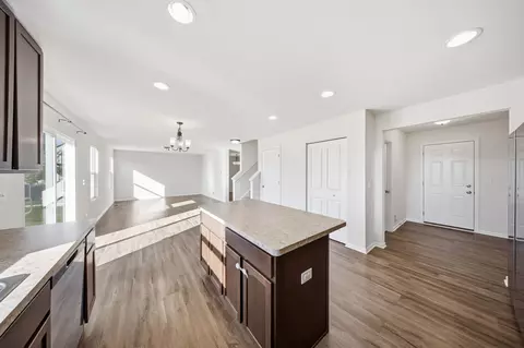 Entry Way - 949 Hyte St, Plano, IL 60545 photo 2 of 2