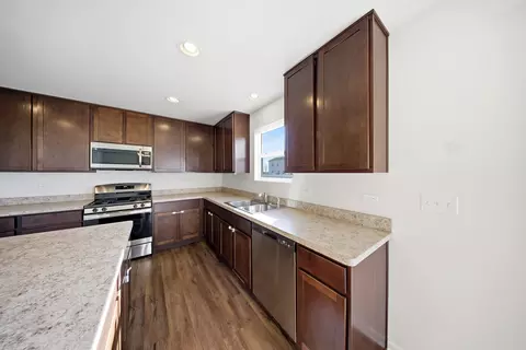 Kitchen - 949 Hyte St, Plano, IL 60545 photo 2 of 5