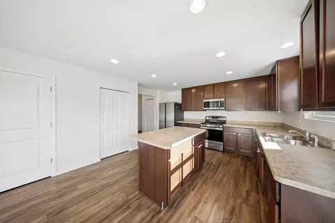 Kitchen - 949 Hyte St, Plano, IL 60545 photo 5 of 5