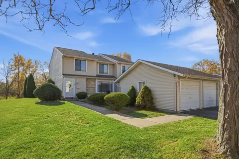 1929 Loomes Ave, Downers Grove, IL 60516
