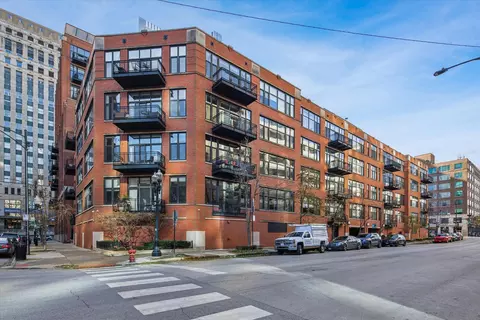 333 W Hubbard St #808, Chicago, IL 60654