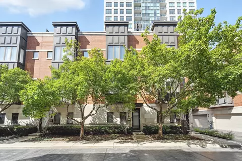 460 W Superior St #7, Chicago, IL 60654