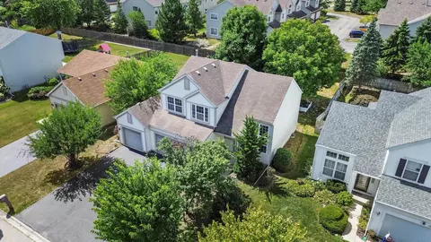 372 White Tail Dr, Grayslake, IL 60030