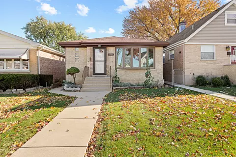 4709 N Odell Ave, Harwood Heights, IL 60706