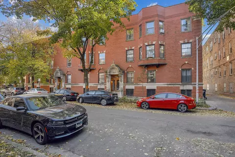 1327 E 52nd St #202, Chicago, IL 60615