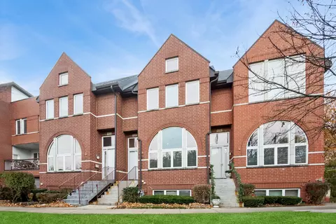 648 1st Ave, Des Plaines, IL 60016
