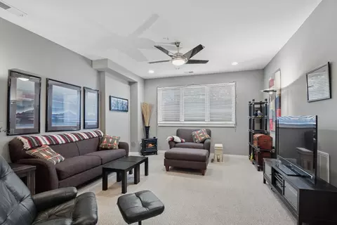 648 1st Ave, Des Plaines, IL 60016 photo 10