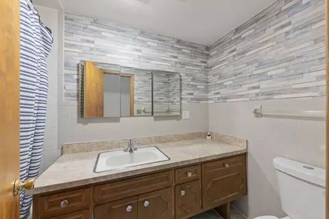 Bath - 175 S Harrison Ave, Aurora, IL 60506 photo 3 of 3