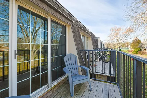 Exterior - 1111 Pleasant Run Dr #911, Wheeling, IL 60090 photo 6 of 7