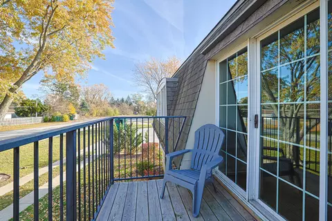 Exterior - 1111 Pleasant Run Dr #911, Wheeling, IL 60090 photo 5 of 7