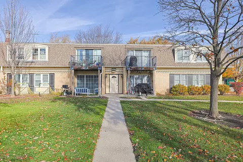 Exterior - 1111 Pleasant Run Dr #911, Wheeling, IL 60090 photo 3 of 7