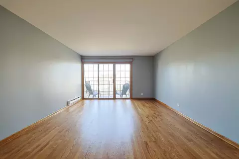 Living - 1111 Pleasant Run Dr #911, Wheeling, IL 60090 photo 2 of 5