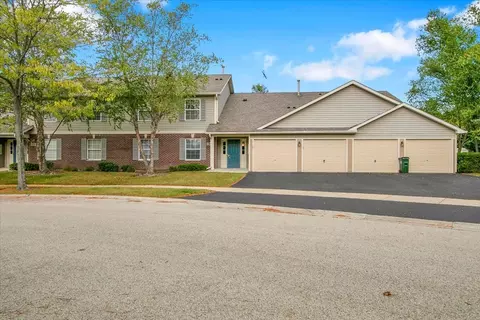 1248 N Red Oak Cir #2, Round Lake Beach, IL 60073