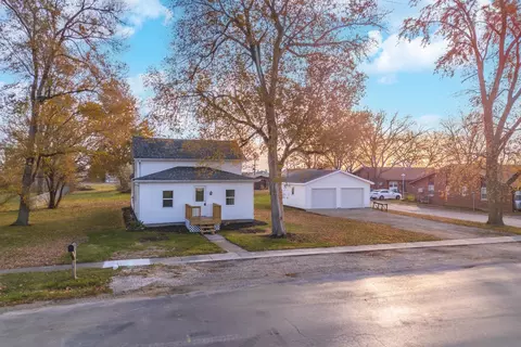 401 S 6th St, Cornell, IL 61319