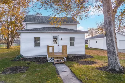 401 S 6th St, Cornell, IL 61319 photo 3