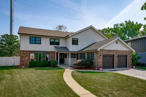 505 E Atwood Ct, Elmhurst, IL 60126
