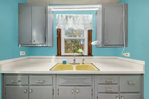 Kitchen - 418 Armstrong St, Morris, IL 60450 photo 2 of 5