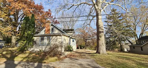 432 Northwest St, Utica, IL 61373