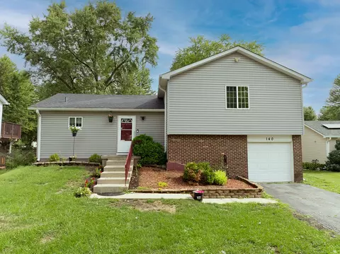 140 Thackeray Dr, Bolingbrook, IL 60440