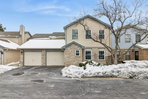 8313 Highpoint Cir #F, Darien, IL 60561