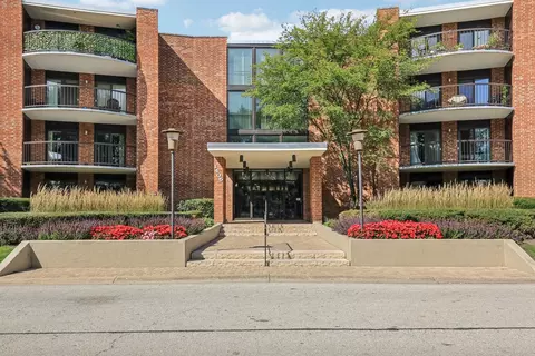 1405 E Central Rd #122C, Arlington Heights, IL 60005