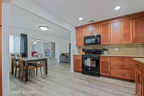 730 Ashley Ct, Hoffman Estates, IL 60169 photo 9