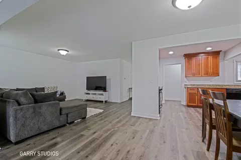 730 Ashley Ct, Hoffman Estates, IL 60169 photo 11