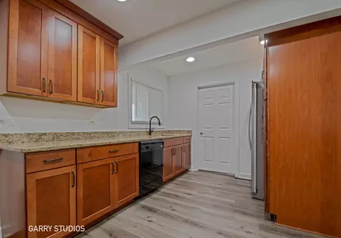730 Ashley Ct, Hoffman Estates, IL 60169 photo 7