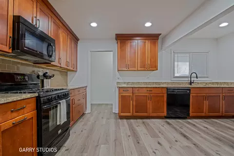 730 Ashley Ct, Hoffman Estates, IL 60169 photo 8