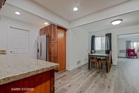 730 Ashley Ct, Hoffman Estates, IL 60169 photo 10
