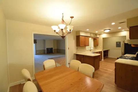 Dining - 1000 Apple Valley Dr, Bartlett, IL 60103 photo 1 of 1