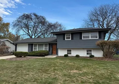 813 Cornell Ln, Schaumburg, IL 60193