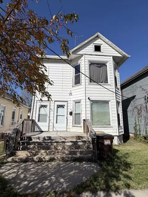22-24 W Clark St, Freeport, IL 61032