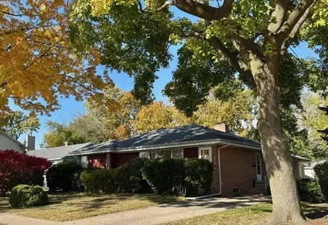 714 E Thacker St, Des Plaines, IL 60016
