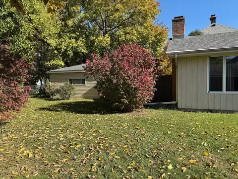 Exterior - 714 E Thacker St, Des Plaines, IL 60016 photo 6 of 13