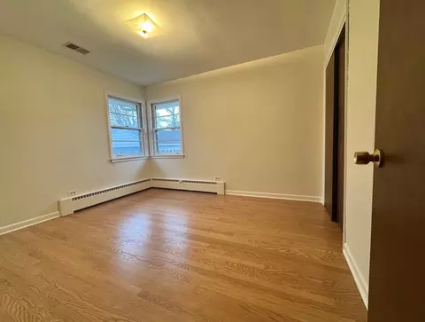 Bedroom - 714 E Thacker St, Des Plaines, IL 60016 photo 2 of 2