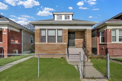 1820 W Marquette Rd, Chicago, IL 60636