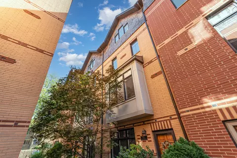 1022 Alexander Ln, Oak Park, IL 60302