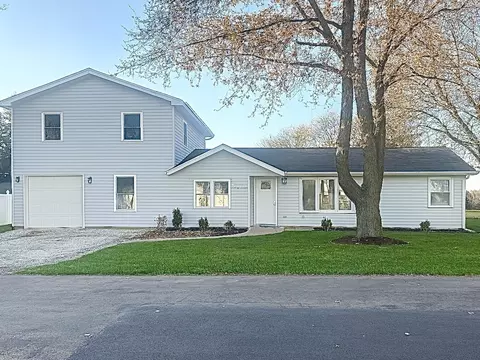 2351 Caton Farm Rd, Crest Hill, IL 60403