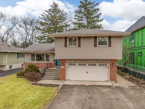 4817 Stonewall Ave, Downers Grove, IL 60515