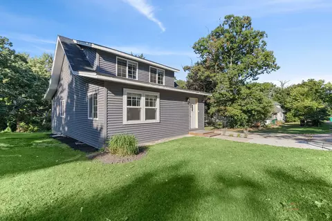 68 E Lakeview Ave, Round Lake Beach, IL 60073