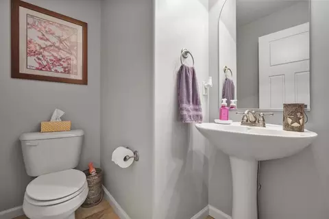 Bath - 905 Dresser Dr, Normal, IL 61761 photo 1 of 4